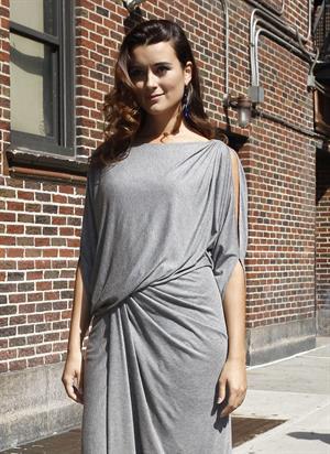 Cote De Pablo outside the Ed Sullivan Theater for Letterman on April 25, 2011 