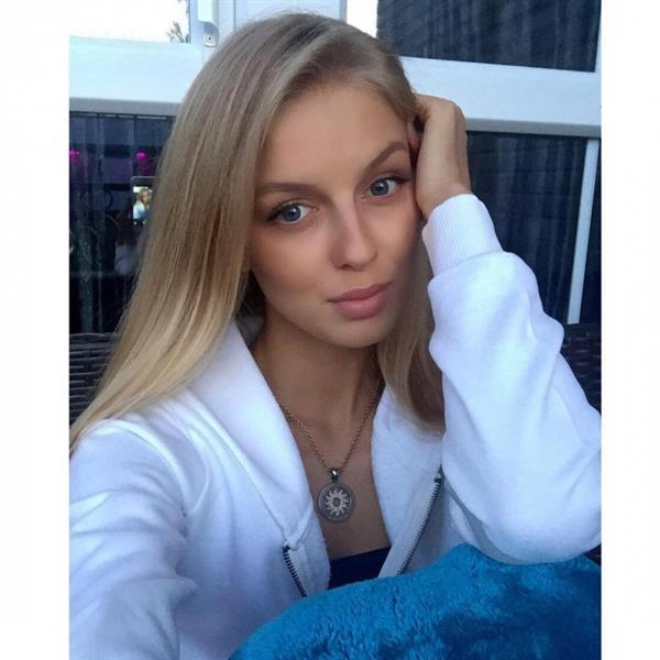 Alena Filinkova taking a selfie