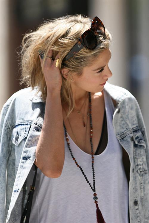 Delta Goodrem - in L.A. - 10.04 2013  