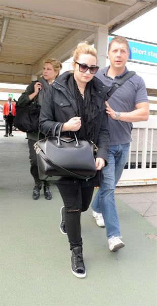 Demi Lovato - Leaves London Heathrow Airport in London (01.06.2013) 