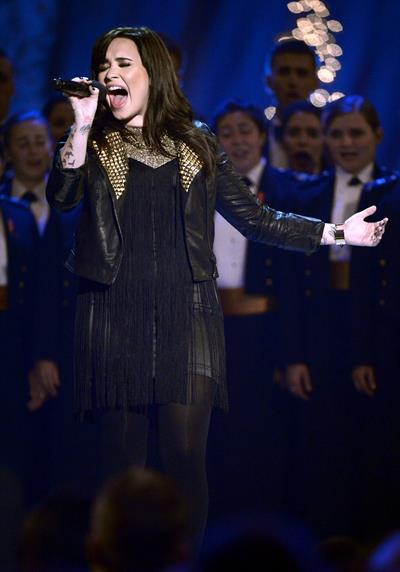 Demi Lovato TNT Christmas 2012 @ the National bldg Museum in WA 12/9/12 