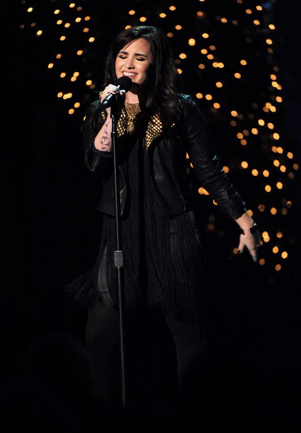 Demi Lovato TNT Christmas 2012 @ the National bldg Museum in WA 12/9/12 