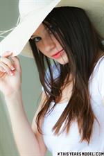 Rylee Marks in a Sunhat from This Years Model
