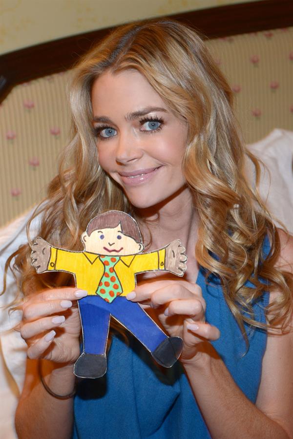 Denise Richards at her house in Los Angeles 12/17/12 