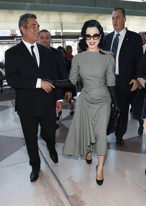 Dita Von Teese International Beauty Show (April 14, 2013) 