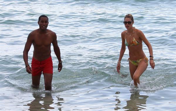 Doutzen Kroes bikini beach pictures in Miami August 16, 2012