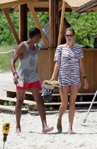 Doutzen Kroes bikini beach pictures in Miami August 16, 2012