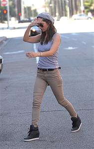Eliza Dushku Headed for doctor’s office in Beverly Hills - Sept 17, 2012 