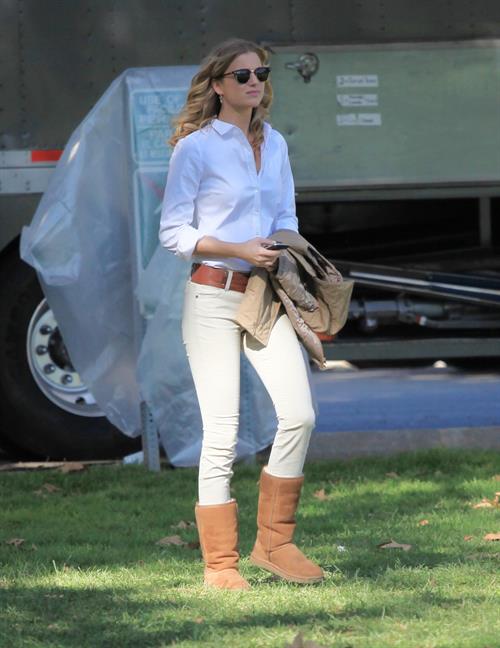 Emily VanCamp Set of Revenge in Los Angeles - October 31, 2012