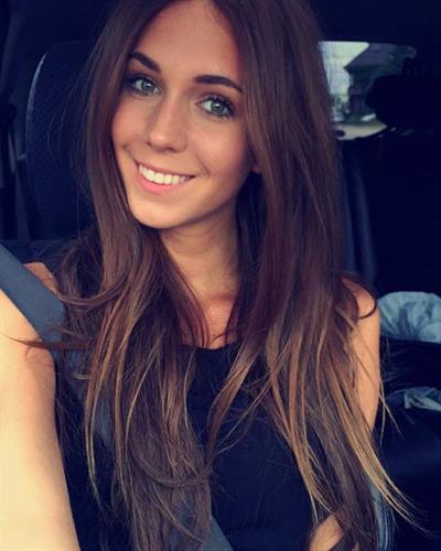 Talisa Loup taking a selfie