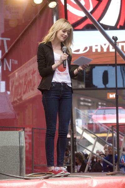 Emma Stone Revlon Run/Walk For Women in New York City - May 4, 2013 