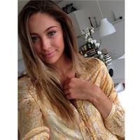 Mathilde Gøhler taking a selfie