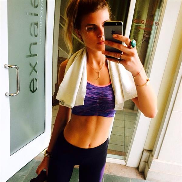 Maryna Linchuk taking a selfie