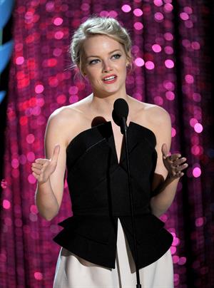 Emma Stone - MTV Movie Awards at Universal Studios, Arrivals - June 3, 2012
