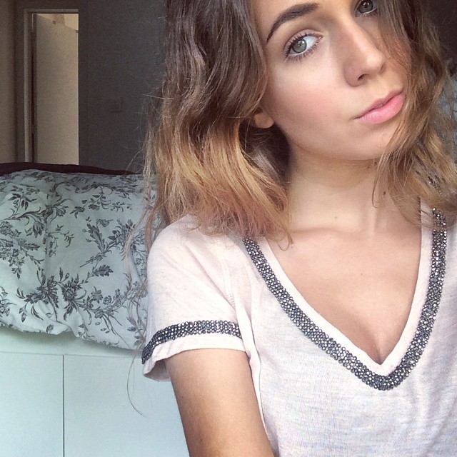 Talisa Loup taking a selfie