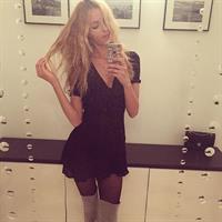 Valentina Zelyaeva taking a selfie