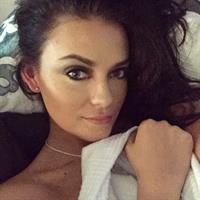 Alexandra Tyler taking a selfie