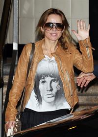 Geri Halliwell leaves The Sheraton On The Park Hotel in Sidney on June 26, 2013