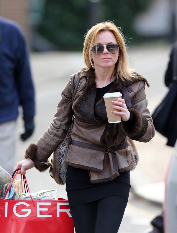 Geri Halliwell grabs a coffee in London February 4, 2013