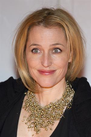 Gillian Anderson - Cirque Du Soleil's Kooza 1/8/13  