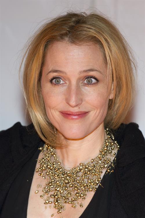 Gillian Anderson - Cirque Du Soleil's Kooza 1/8/13  