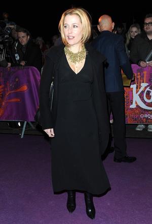 Gillian Anderson - Cirque Du Soleil's Kooza 1/8/13  