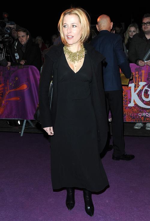 Gillian Anderson - Cirque Du Soleil's Kooza 1/8/13  