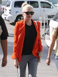 Gwen Stefani Spotted entering a store in Studio City (October 13, 2012) 