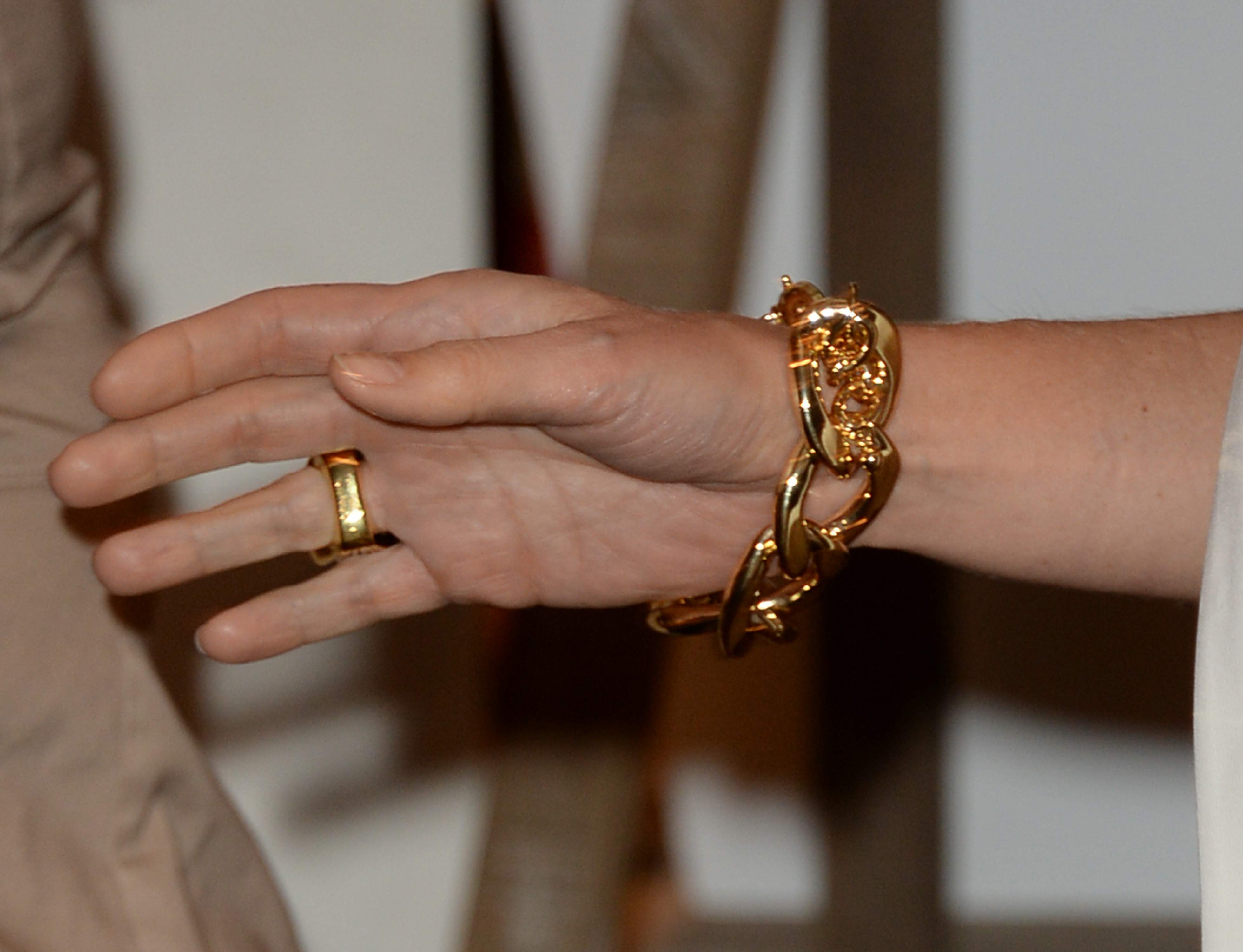 Gwyneth Paltrow Pictures Gwyneth Paltrow Book signing at Williams-Sonoma in Beverly Hills on Apr. 5, 2013