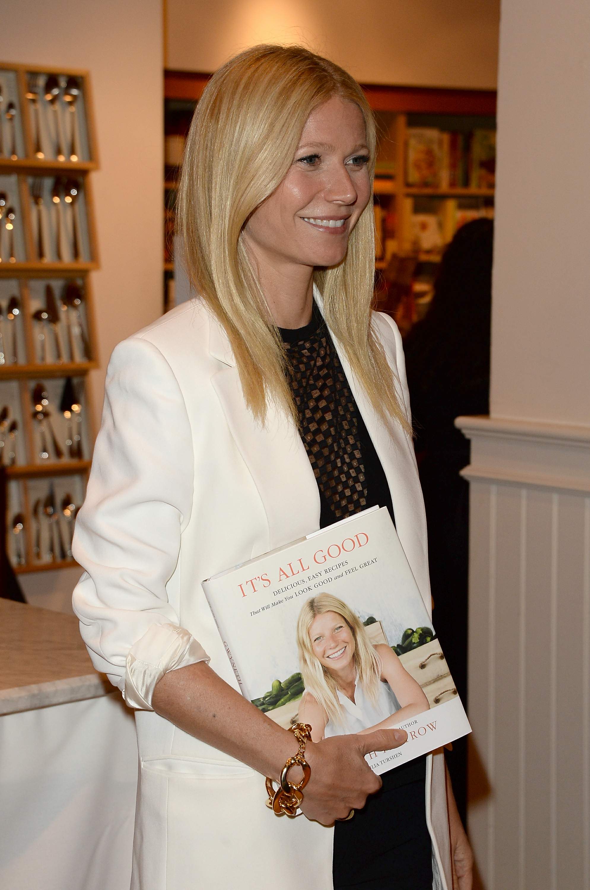 Gwyneth Paltrow Pictures Gwyneth Paltrow Book signing at Williams-Sonoma in Beverly Hills on Apr. 5, 2013
