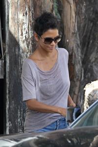 Halle Berry and Olivier Martinez house hunting in Malibu Sept 29, 2012 