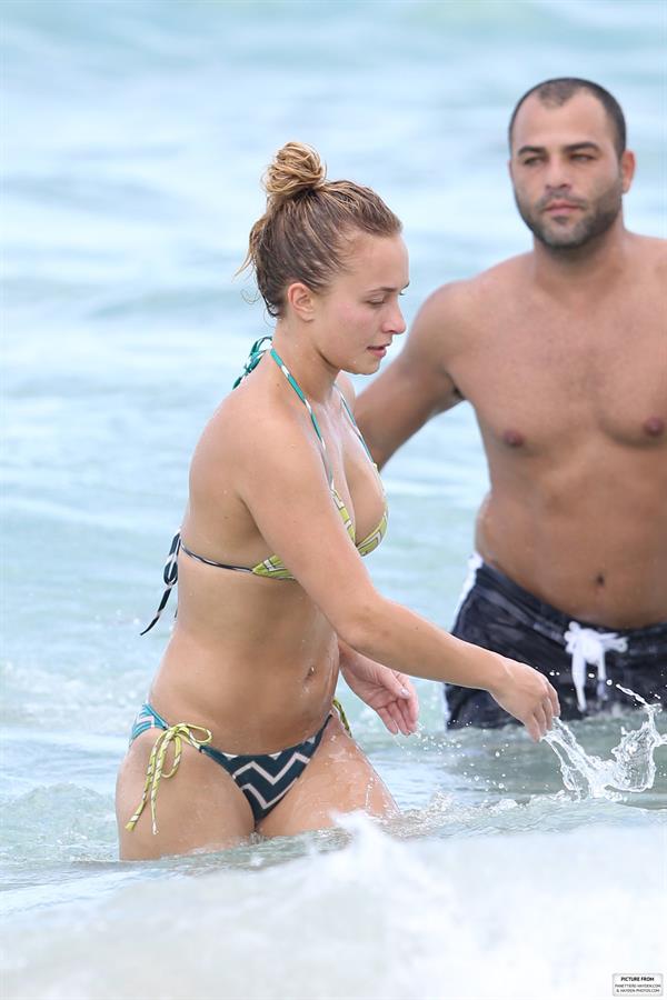 Hayden Panettiere - Bikini candids in Miami 9/1/13