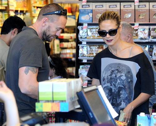 Heidi Klum Grocery shopping in Brentwood