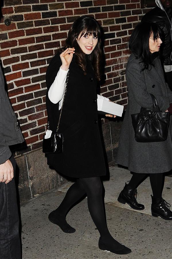 Zooey Deschanel Stops by Late Show with David Letterman in New York (November 15, 2012) 