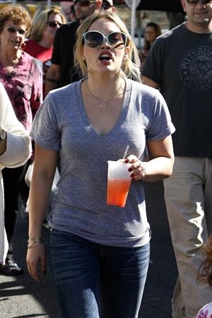 Hilary Duff – Farmers Market in Studio City 11/10/13  