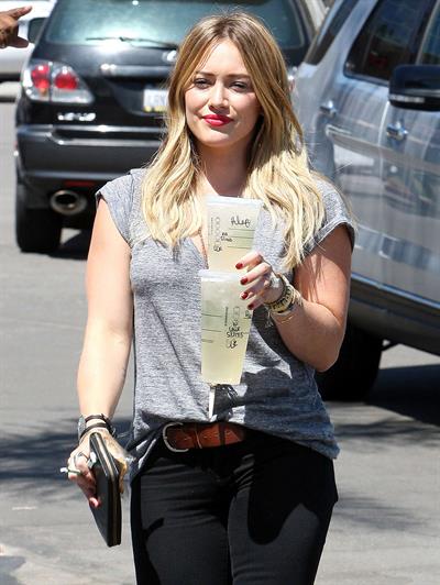 Hilary Duff Stops at Starbucks for an iced drink while out and about in Los Angeles (September 6, 2013) 