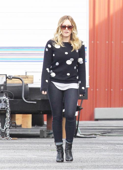 Hilary Duff - Spotted on the set for Raising Hope in Chatsworth on January 29, 2013