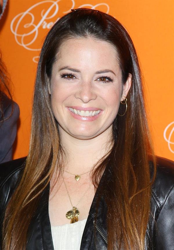 Holly Marie Combs  Pretty Little Liars  Halloween Episode Premiere (Oct 16, 2012) 