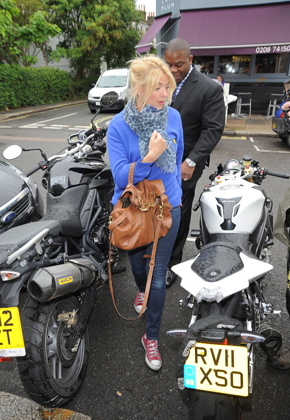 Holly Willoughby Pictures Holly Willoughby at Celeb Juice - August 29, 2012