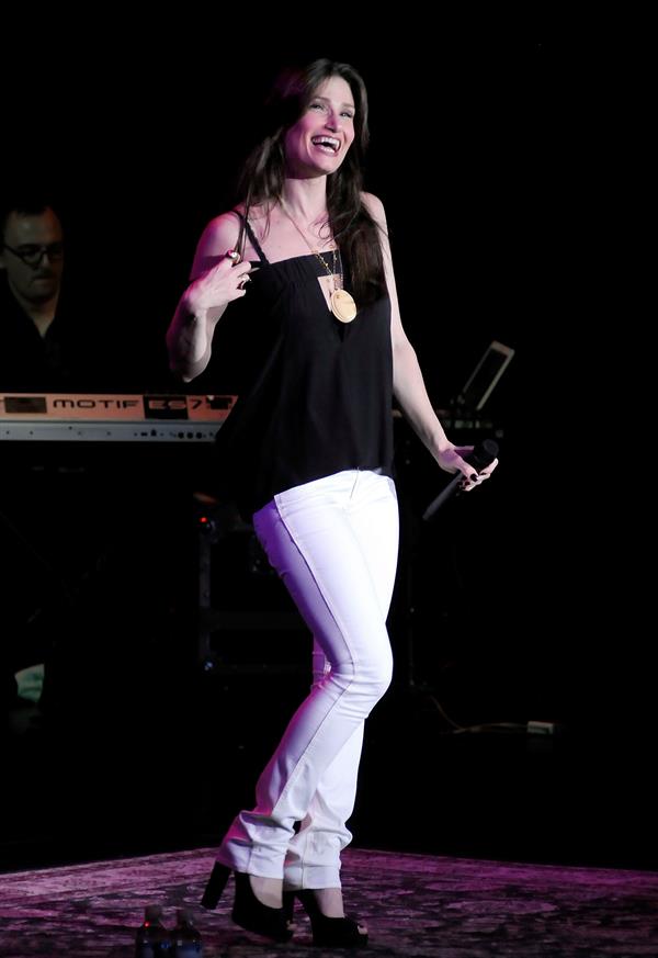 Idina Menzel Fort Lauderdale Concert, Florida July 25, 2008