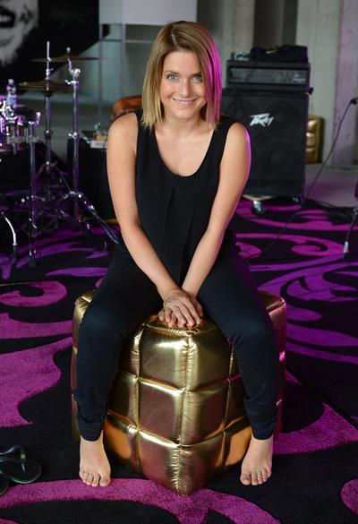 Jeanette Biedermann posiert am Rande der Dreharbeiten zur Serie 'Hauptstadtrevier' in Berlin 26.07.12