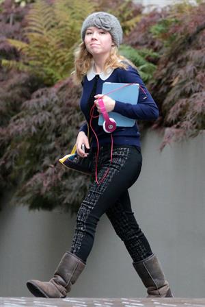 Jennette McCurdy leaving her hotel in Vancouver 11/1/12 