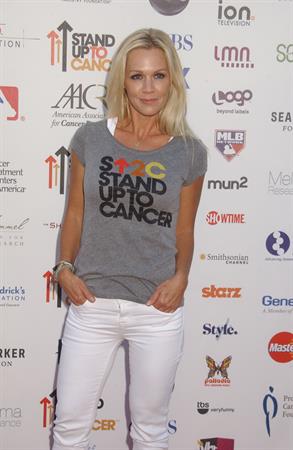 Jennie Garth - Stand Up To Cancer benefit in Los Angeles - September 7, 2012