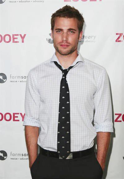 Dustin Milligan