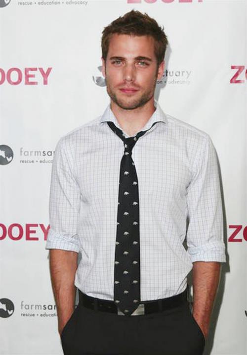 Dustin Milligan Pictures Dustin Milligan