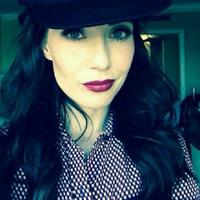 Carice van Houten taking a selfie