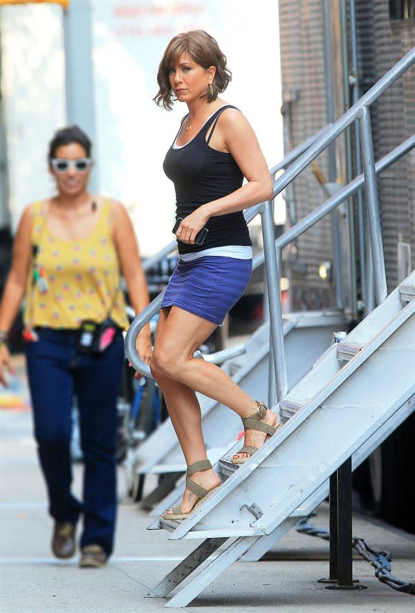 Jennifer Aniston - In a wig on the the set of Squirrels to the Nuts in New York City (19.07.2013) 