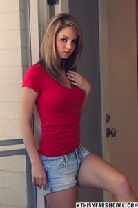 Aspen Martin : Aspen Behind the Screen Door