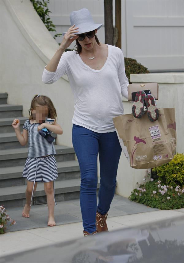 Jennifer Garner Takes daughter Seraphina Affleck to private party in Brentwood (April 28, 2013) 