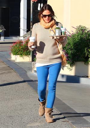 Jennifer Garner - Leaving Starbucks in LA 2/15/13  